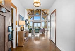 Pinnacle Lodge